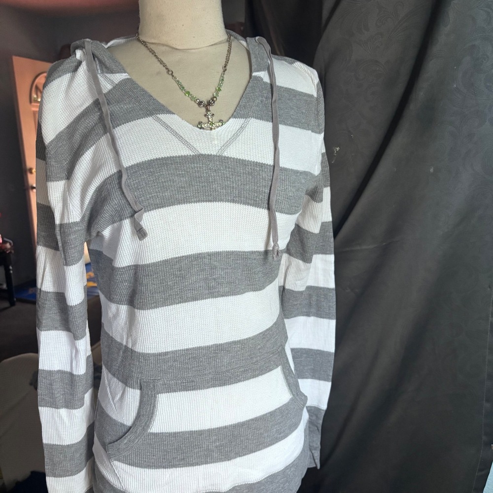 SO Womens Gray White Striped Waffle Knit Thermal Hoodie V-Neck Pullover Top